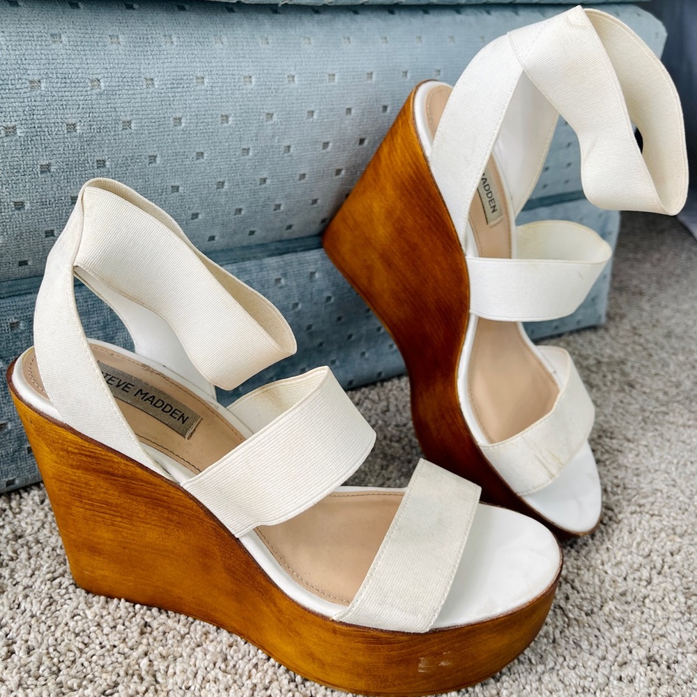 Steve Madden Wooden Wedge Heeled Sandal, White, Size 9